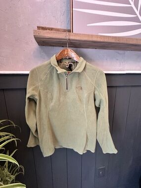 The North Face Women's Sage Green Half-Zip‎ Fleece Top size L
